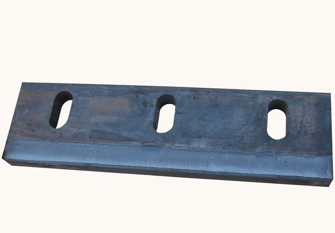 Knife of crusher